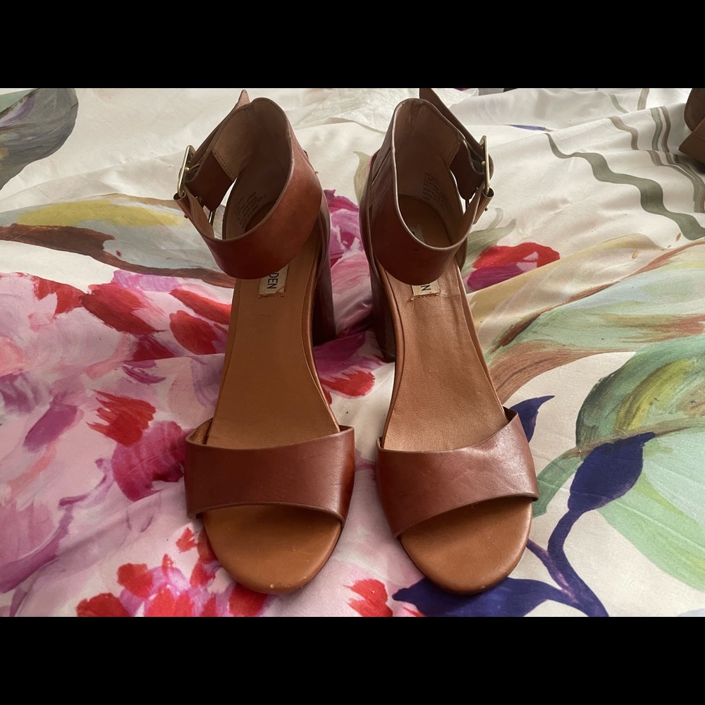 Steve Madden Leather 3” Sandals/Heels. Worn Once Excellent Condition - Picture 2 of 5
